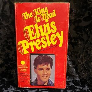 ELVIS: The King is Dead Elvis Presley paperback by Martin A Grove 1977